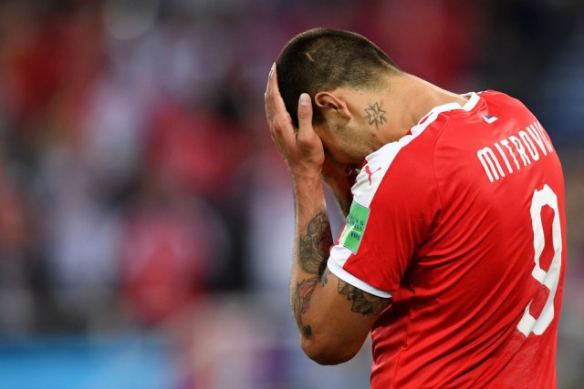 VIDEO/ Lojtarin serb e tradhëtojnë edhe tifozët e tij: Mitroviçi kurrë nuk mund të jetë më i mirë se…