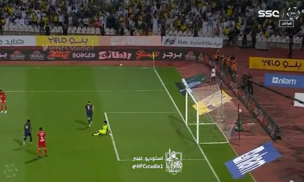 VIDEO/ Mbrojtësi kundërshtar i jep asistin perfekt! Cristiano Ronaldo nuk ndalet së shënuari në Arabi, tund rrjetën për të 13-n herë