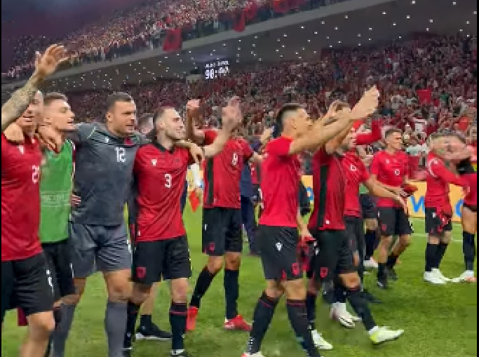 Shqipëria luan gjithçka për gjithçka për vendin e parë, një ndihmë nga De Biazi e dërgon në një vazo me Anglinë e Francën