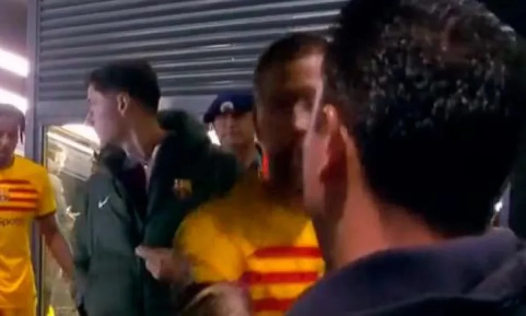VIDEO/ Spanja po gumëzhin për takimin mes Lewandowskit dhe Xavi-t pas ndeshjes, vrazhdësia e polakut i tronditi të gjithë
