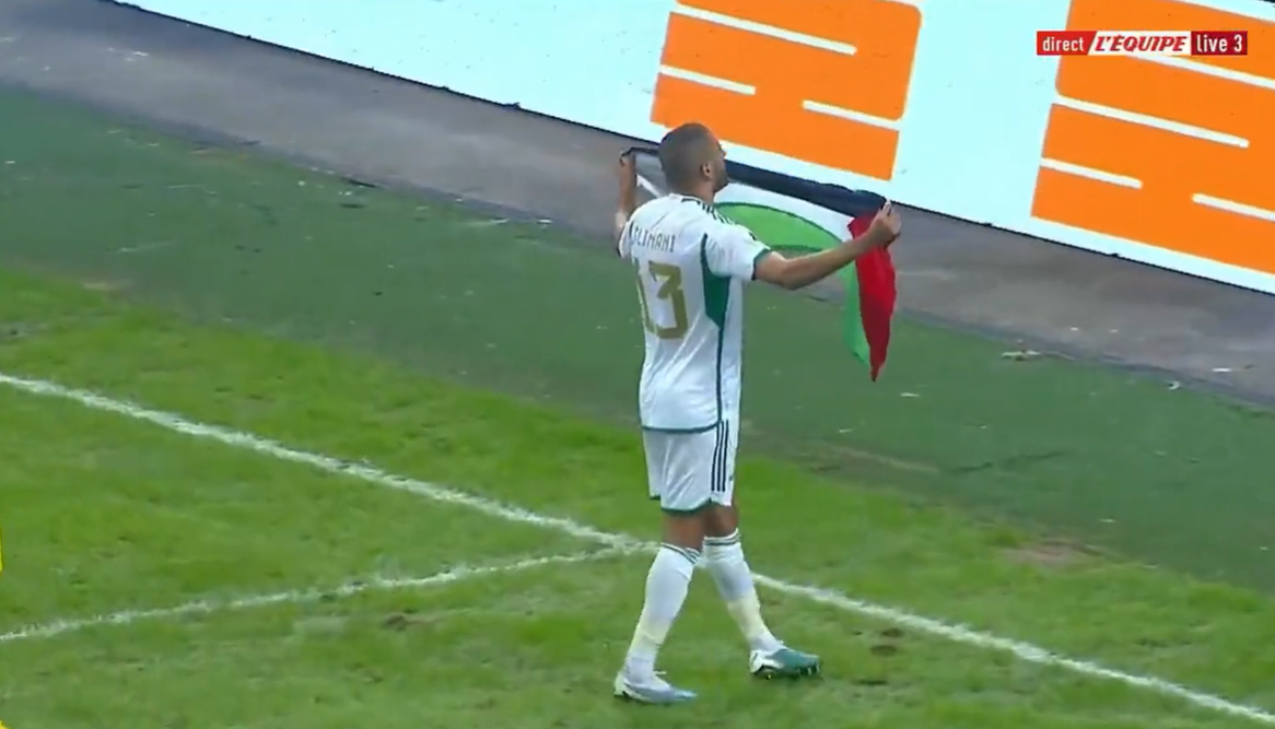 VIDEO/ Merr flamurin e Palestinës për të festuar golin dhe entuziasmon turmën, lojtari jep mesazhin e tij në kualifikueset e Botërorit