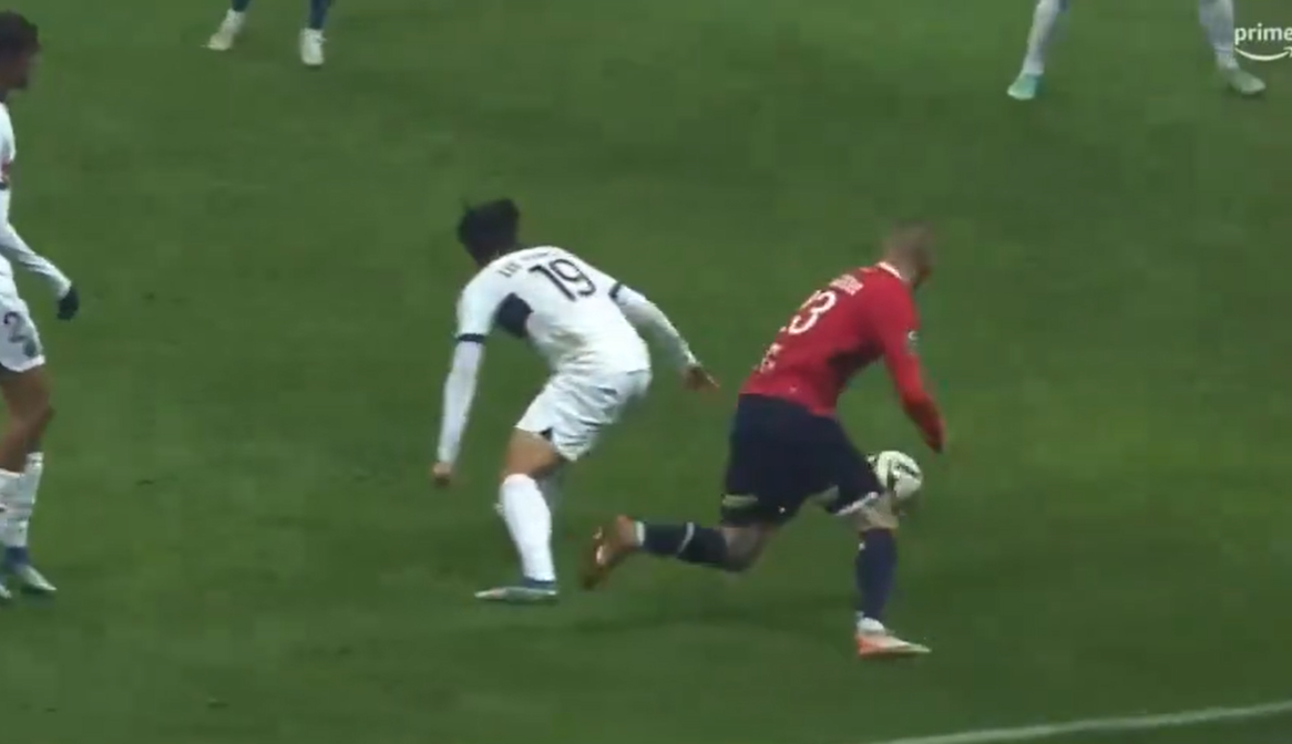 VIDEO/ Klasi i Edon Zhegrovës! Lojtari shqiptar turpëron mesfushorin e PSG-së, i kalon me lehtësi topin mes këmbëve