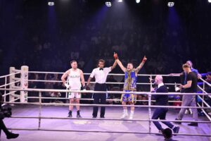 Leo Xhangoli mposht boksierin anglez dhe fiton brezin e artë të “Titans Fight 6”